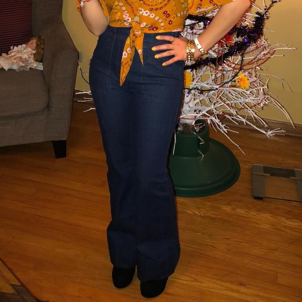 Women's Denim Flare Jean Forever 21 Size Small wt vertically elongated pockets - Picture 2 of 8